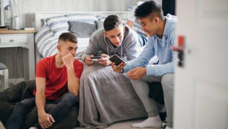 Flaş gelişme… 16 yaş altına toplumsal medya yasağı yolda…